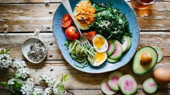 Cegah Penuaan Dini Dengan Mengonsumsi Makanan Berikut