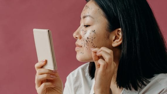 Memilih Skincare untuk Kulit Kering, Berikut Tipsnya