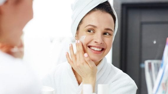 Manfaat Menggunakan Sunscreen untuk Kulit Berjerawat