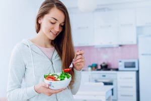 Daftar Makanan untuk Rambut Sehat, Buah Hingga Ikan