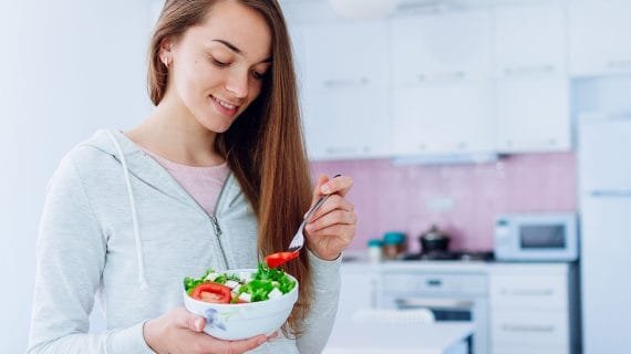 Daftar Makanan untuk Rambut Sehat, Buah Hingga Ikan