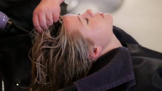 4 Cara Mengetes Rambut Sehat atau Tidak Secara Mandiri