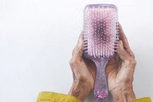 Satu Dari 10 Pria Mengalami Rambut Rontok : Inilah Penyebabnya