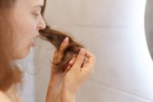 Rambut Patah dan Bercabang? Ini Cara Mengatasi Dengan Mudah