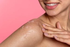 Capek Dibilang Kusam? Ini Cara Biar Kulit Tubuh Kamu Cerah Lagi!