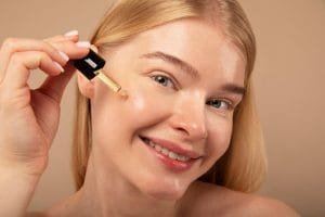 Kulit Kering dan Kusam? Hyaluronic Acid Bisa Jadi Solusinya!