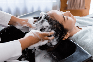 Perbedaan Creambath dan Hair Mask yang Perlu Anda Tahu